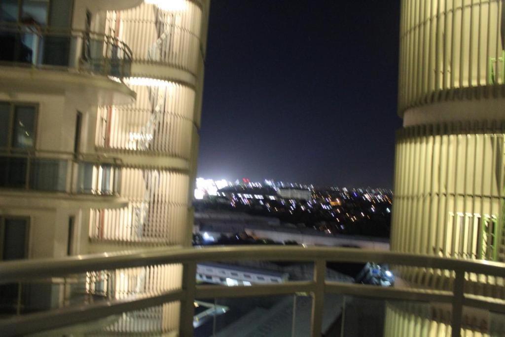 Paranaque City Azure Urban Resort A4 Near Airport Mall With Wavepool المظهر الخارجي الصورة